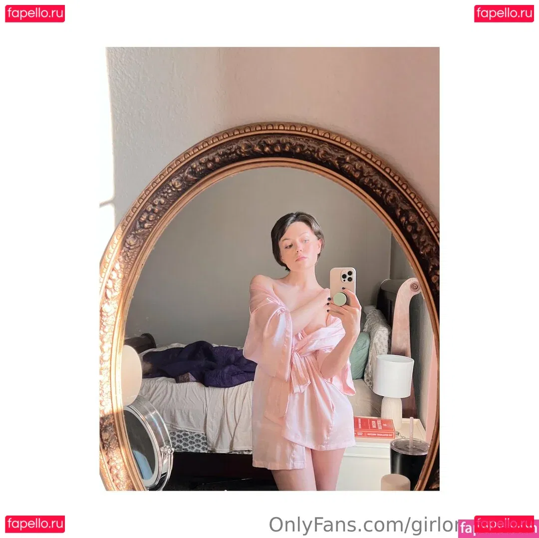 Girl On Cinema Onlyfans Photo Gallery 