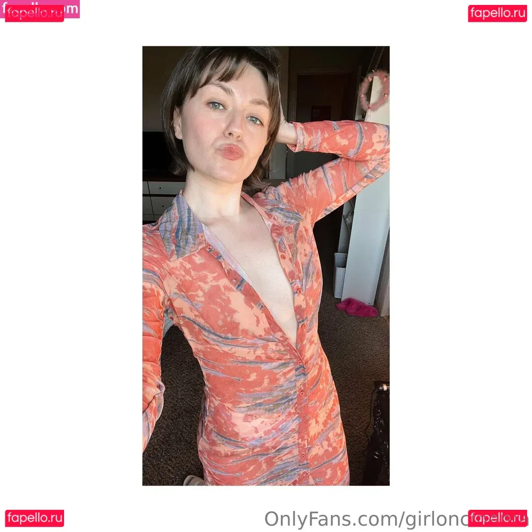 Girl On Cinema Onlyfans Photo Gallery 