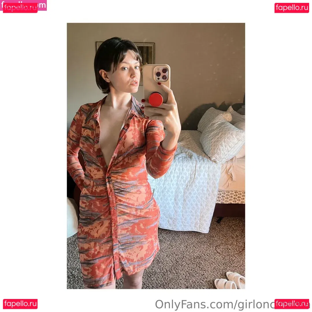 Girl On Cinema Onlyfans Photo Gallery 