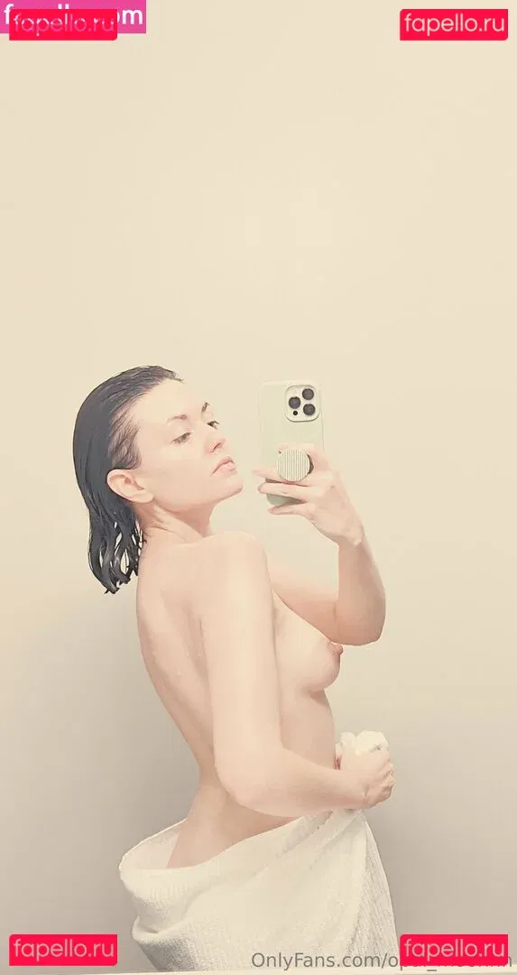 Girl On Cinema Onlyfans Photo Gallery 