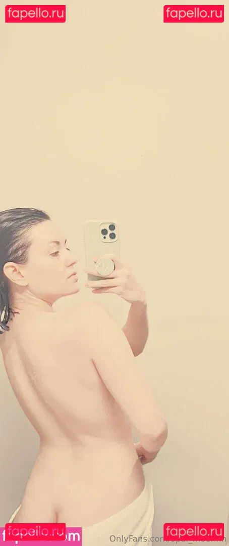 Girl On Cinema Onlyfans Photo Gallery 