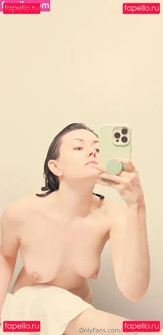 Girl On Cinema Onlyfans Photo Gallery 