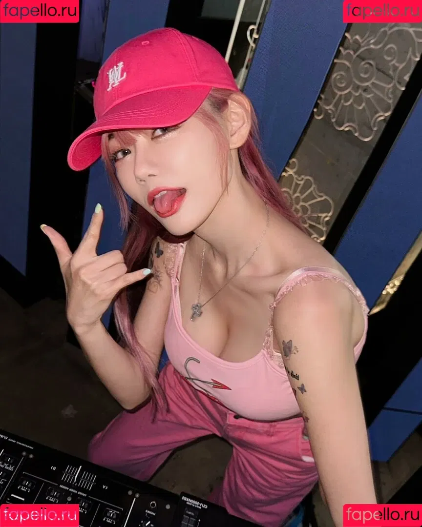 Berry Onlyfans Photo Gallery 