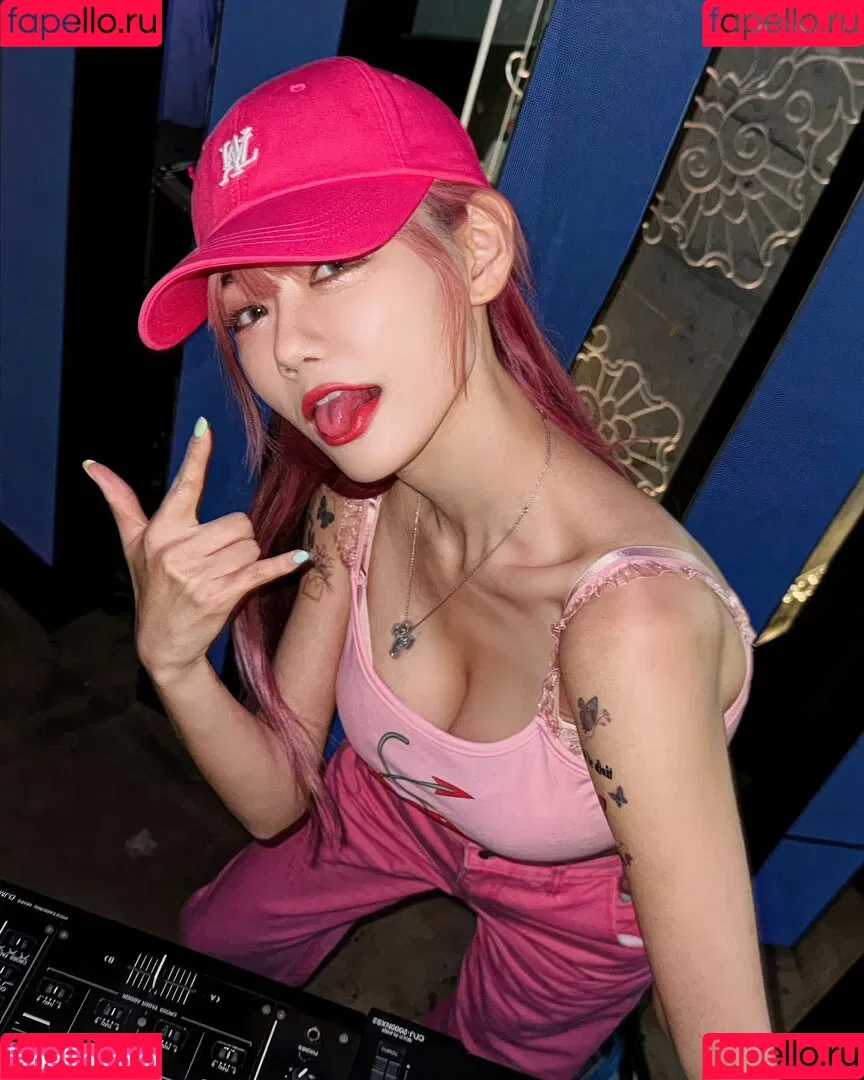 Berry Onlyfans Photo Gallery 