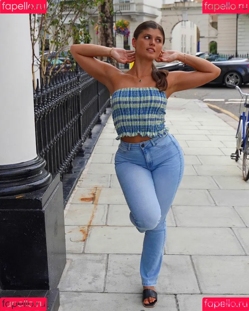 livefitelle Onlyfans Photo Gallery 