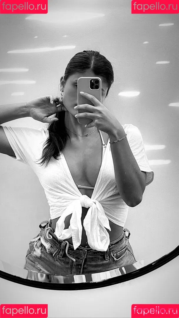 livefitelle Onlyfans Photo Gallery 