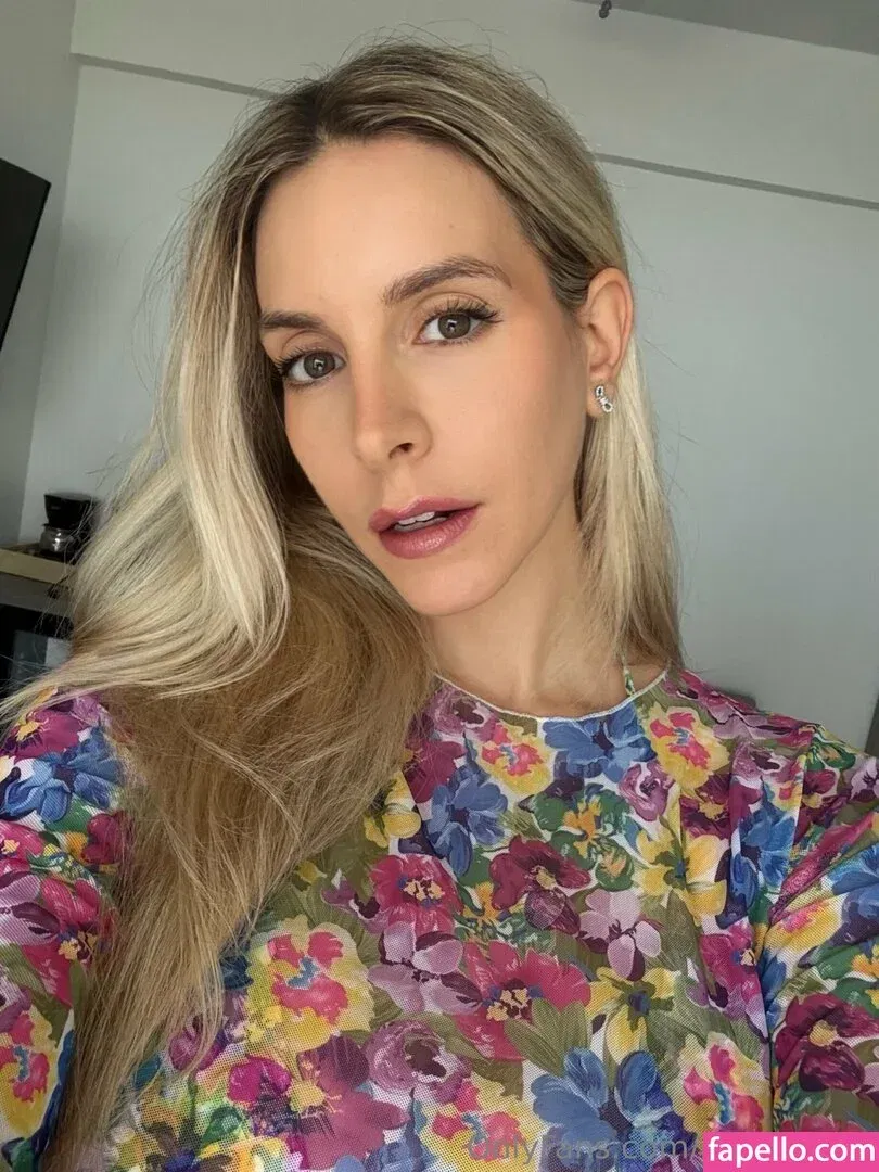 celinebbyx Onlyfans Photo Gallery 