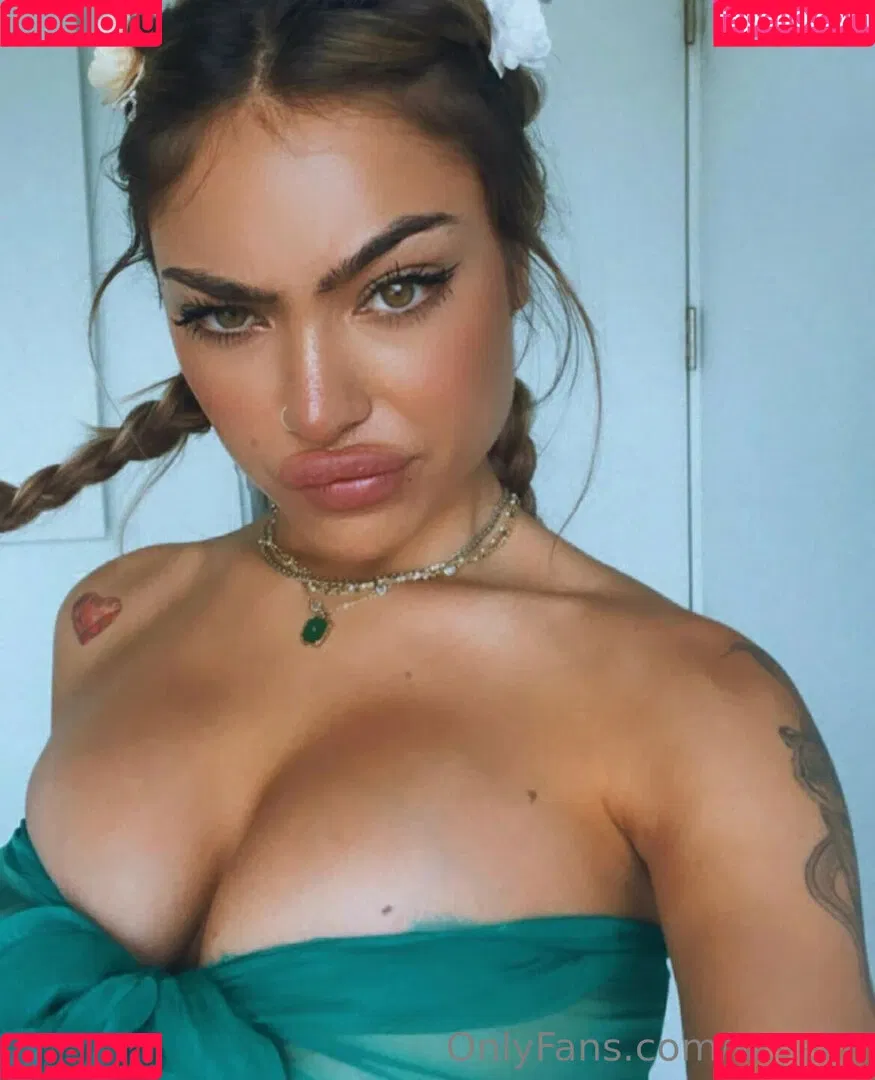 skyelia Onlyfans Photo Gallery 