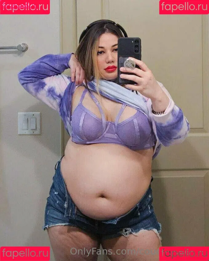 couchqueenie Onlyfans Photo Gallery 