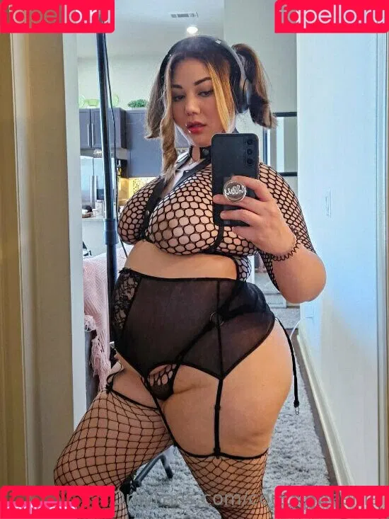 couchqueenie Onlyfans Photo Gallery 