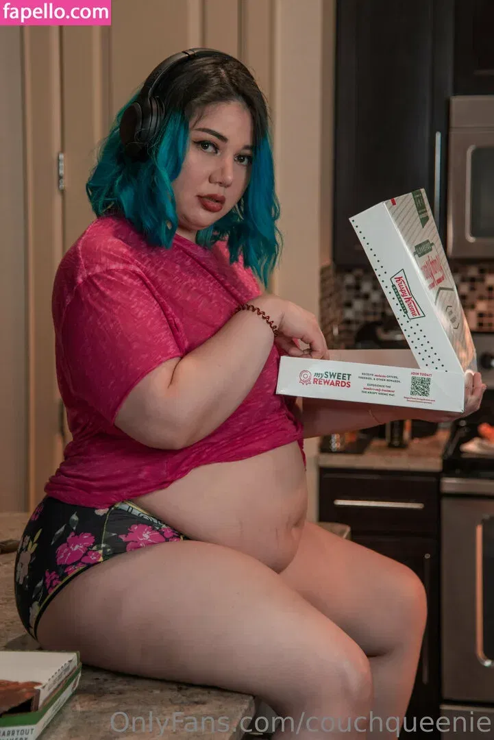 couchqueenie Onlyfans Photo Gallery 