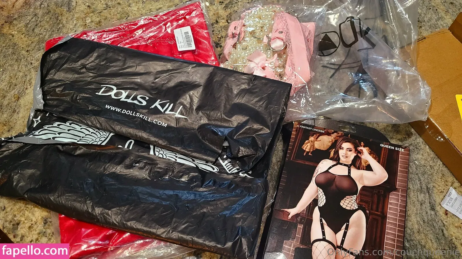 couchqueenie Onlyfans Photo Gallery 