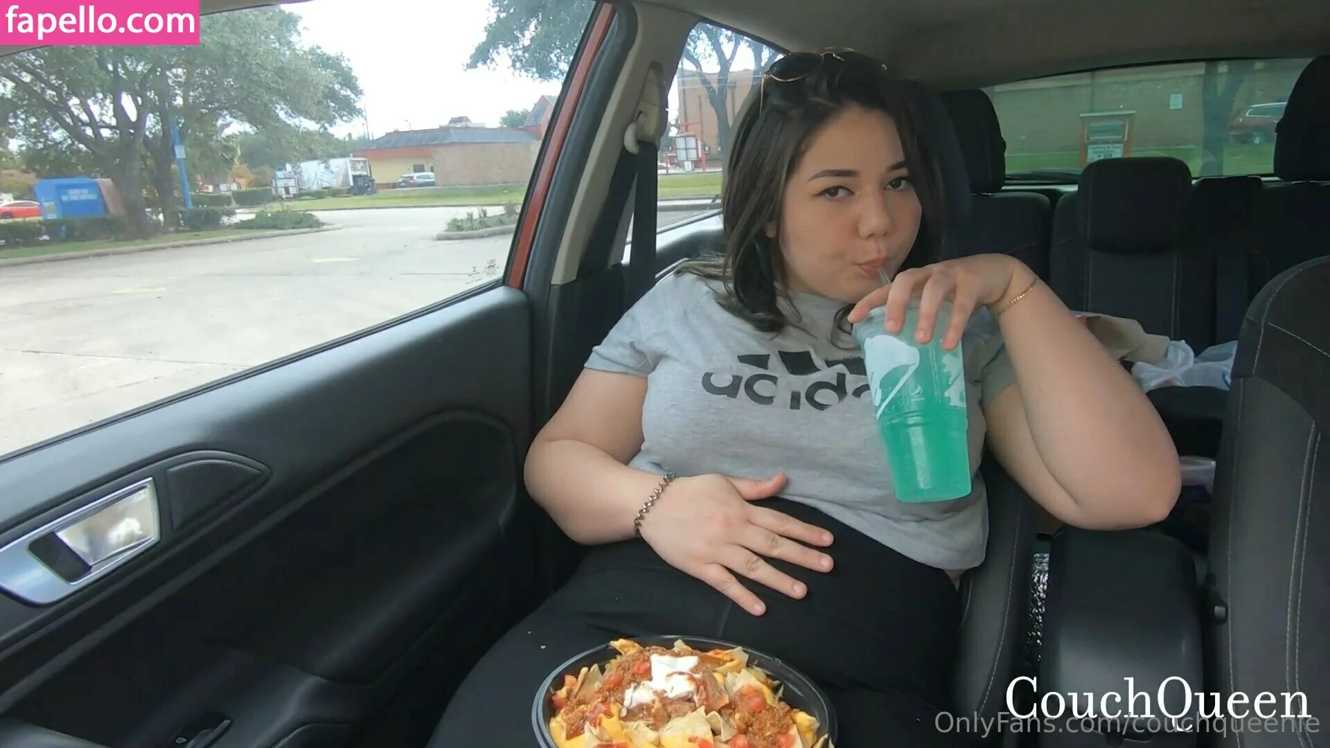 couchqueenie Onlyfans Photo Gallery 