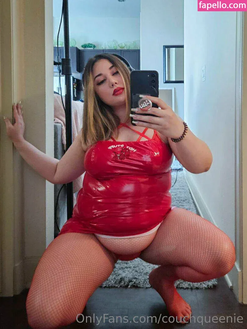 couchqueenie Onlyfans Photo Gallery 