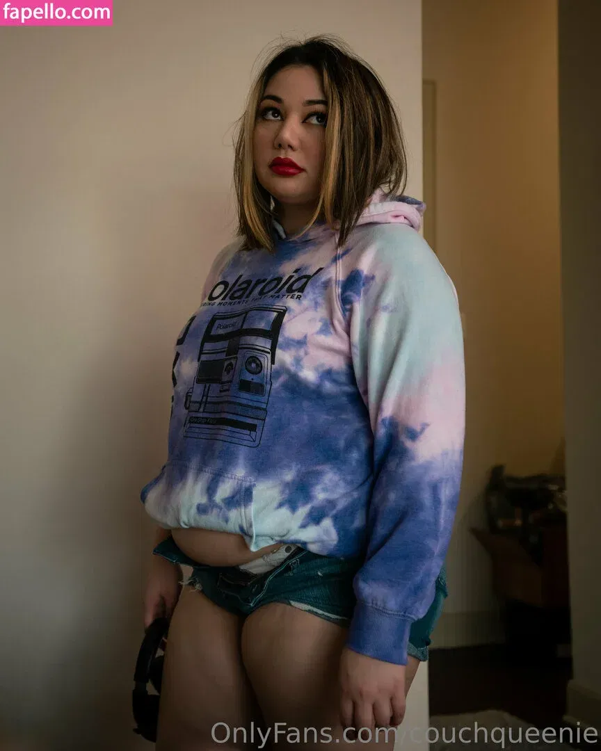 couchqueenie Onlyfans Photo Gallery 