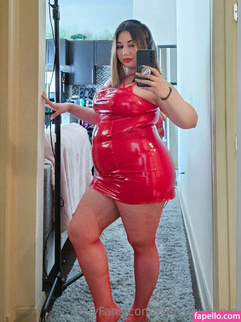 couchqueenie Onlyfans Photo Gallery 