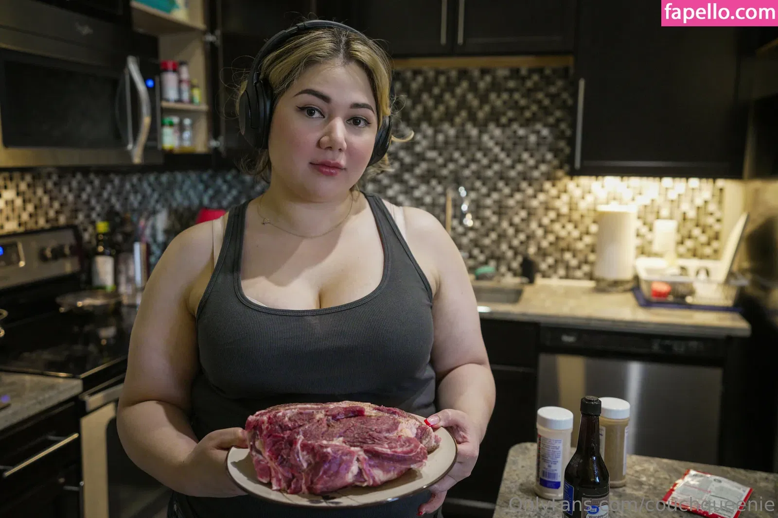 couchqueenie Onlyfans Photo Gallery 