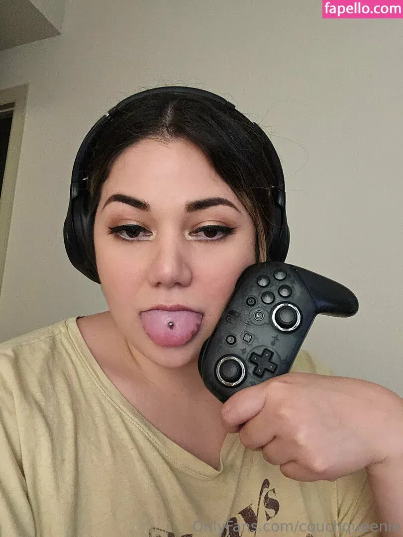 couchqueenie Onlyfans Photo Gallery 