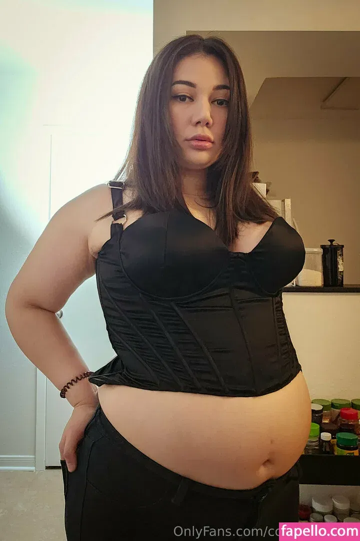 couchqueenie Onlyfans Photo Gallery 