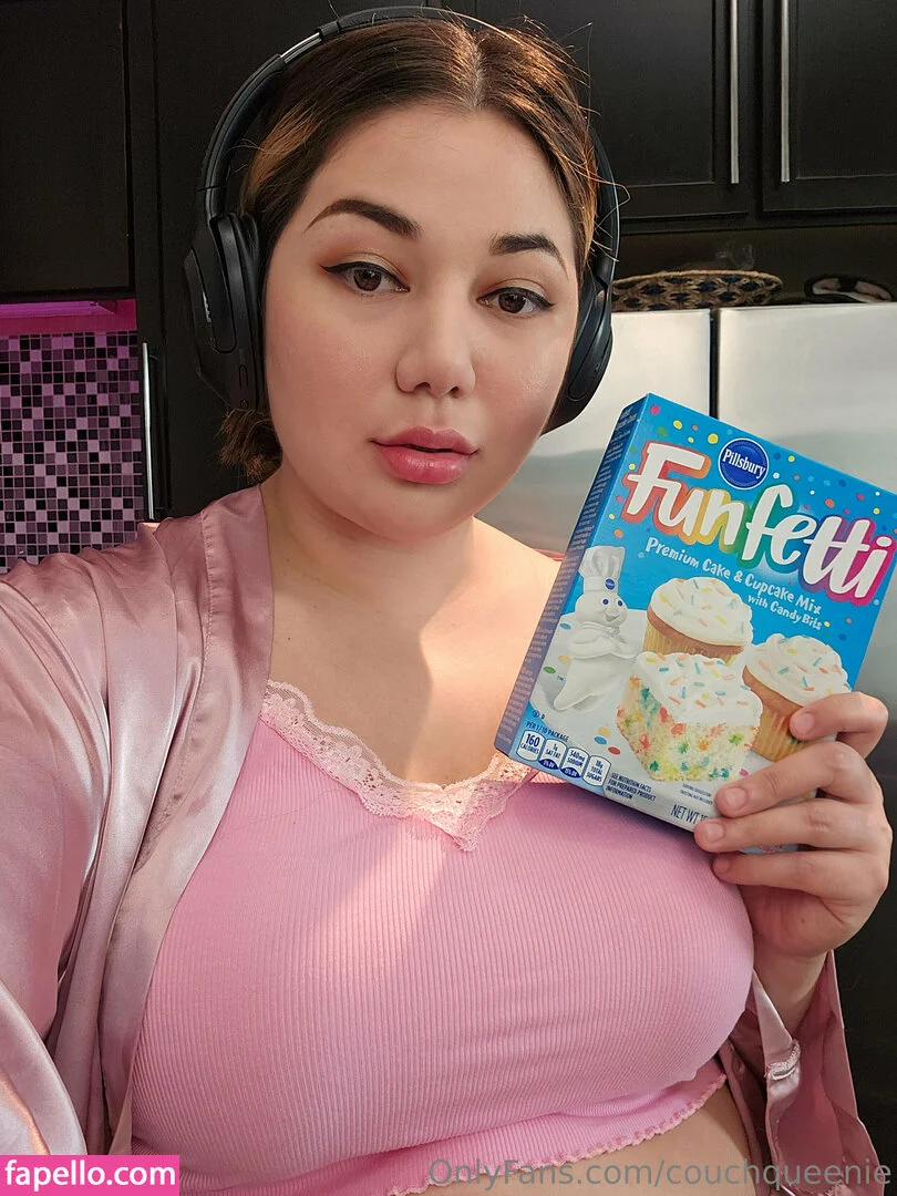 couchqueenie Onlyfans Photo Gallery 