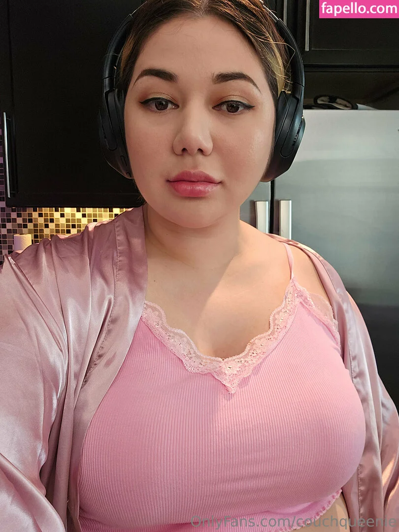 couchqueenie Onlyfans Photo Gallery 
