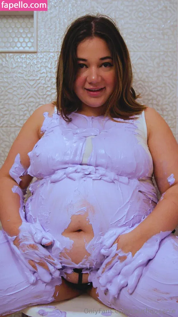 couchqueenie Onlyfans Photo Gallery 