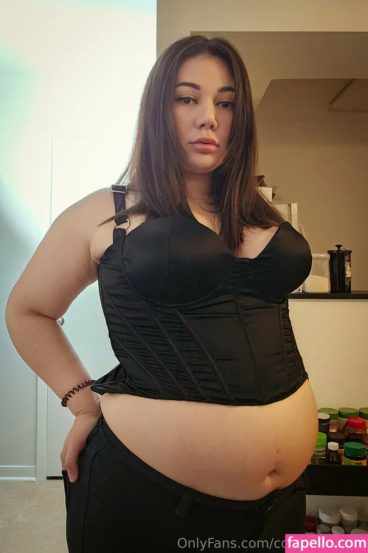 couchqueenie Onlyfans Photo Gallery 