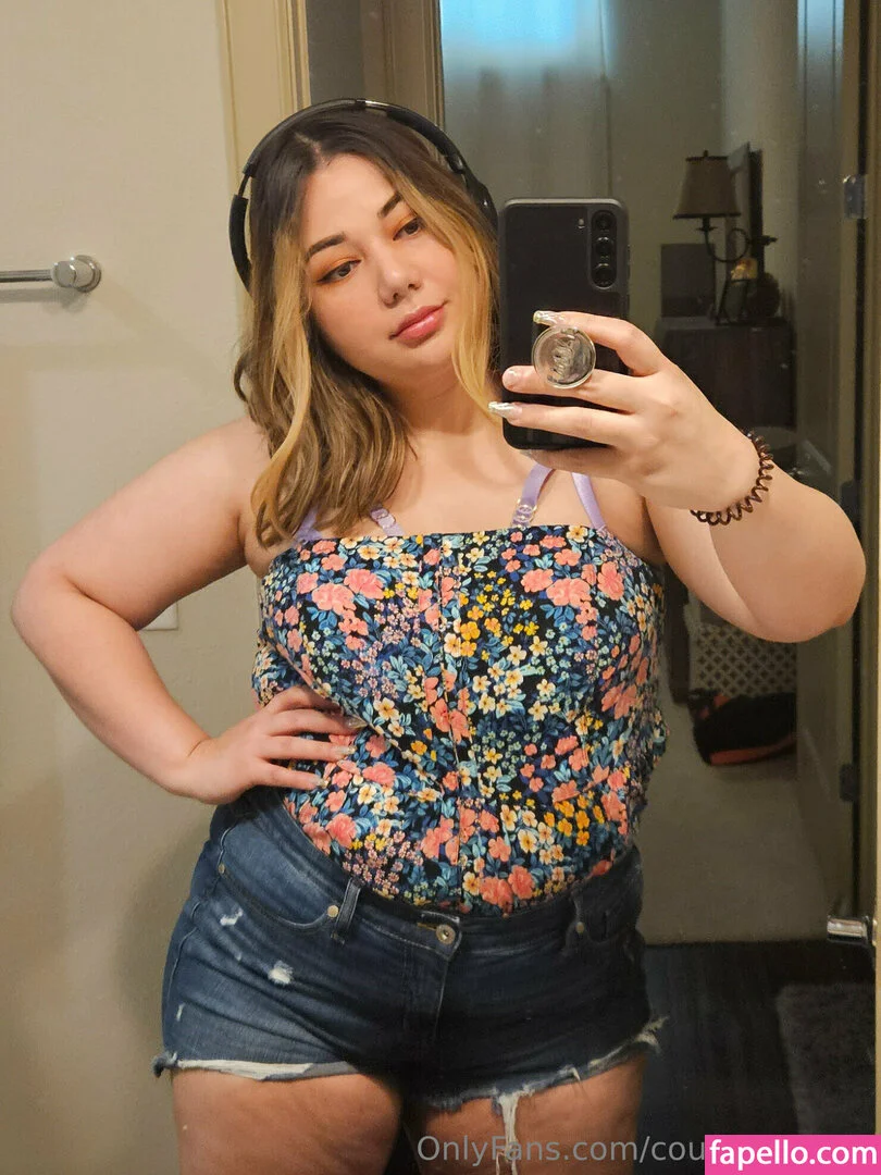 couchqueenie Onlyfans Photo Gallery 