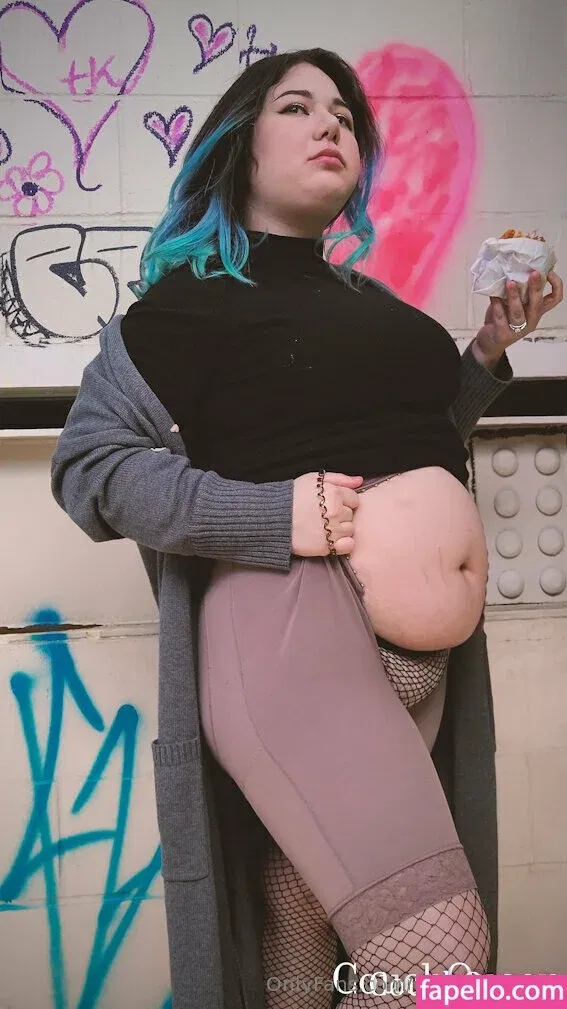 couchqueenie Onlyfans Photo Gallery 