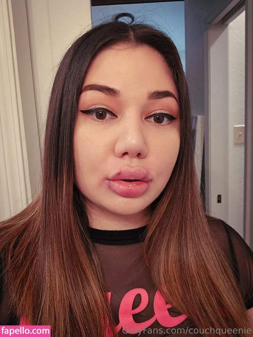 couchqueenie Onlyfans Photo Gallery 