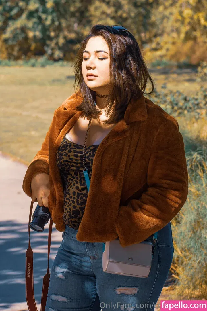 couchqueenie Onlyfans Photo Gallery 