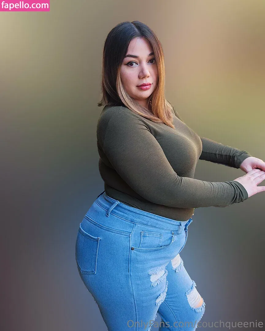 couchqueenie Onlyfans Photo Gallery 