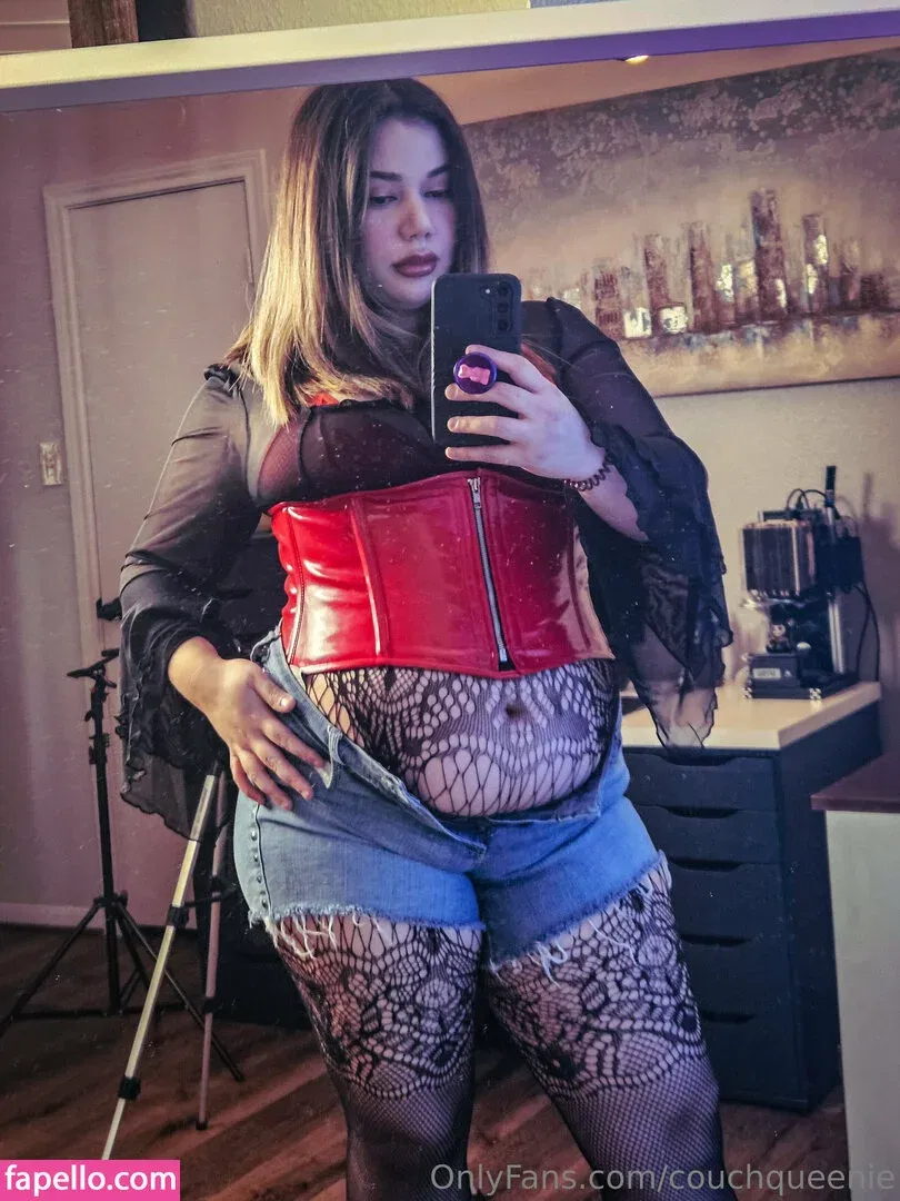 couchqueenie Onlyfans Photo Gallery 