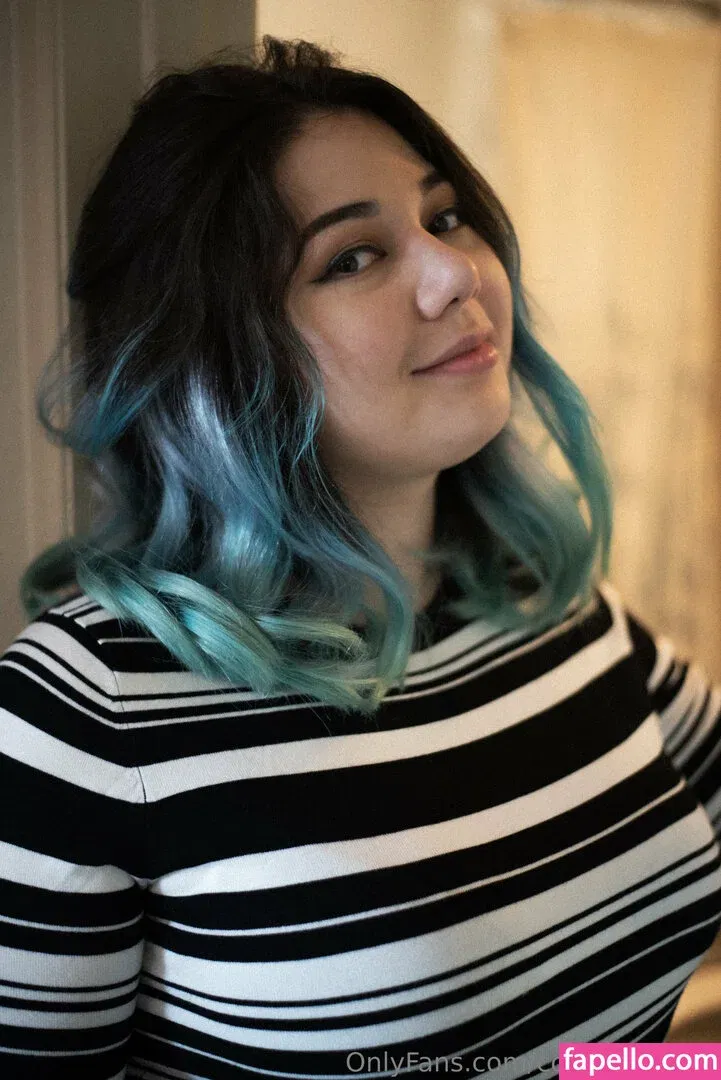 couchqueenie Onlyfans Photo Gallery 