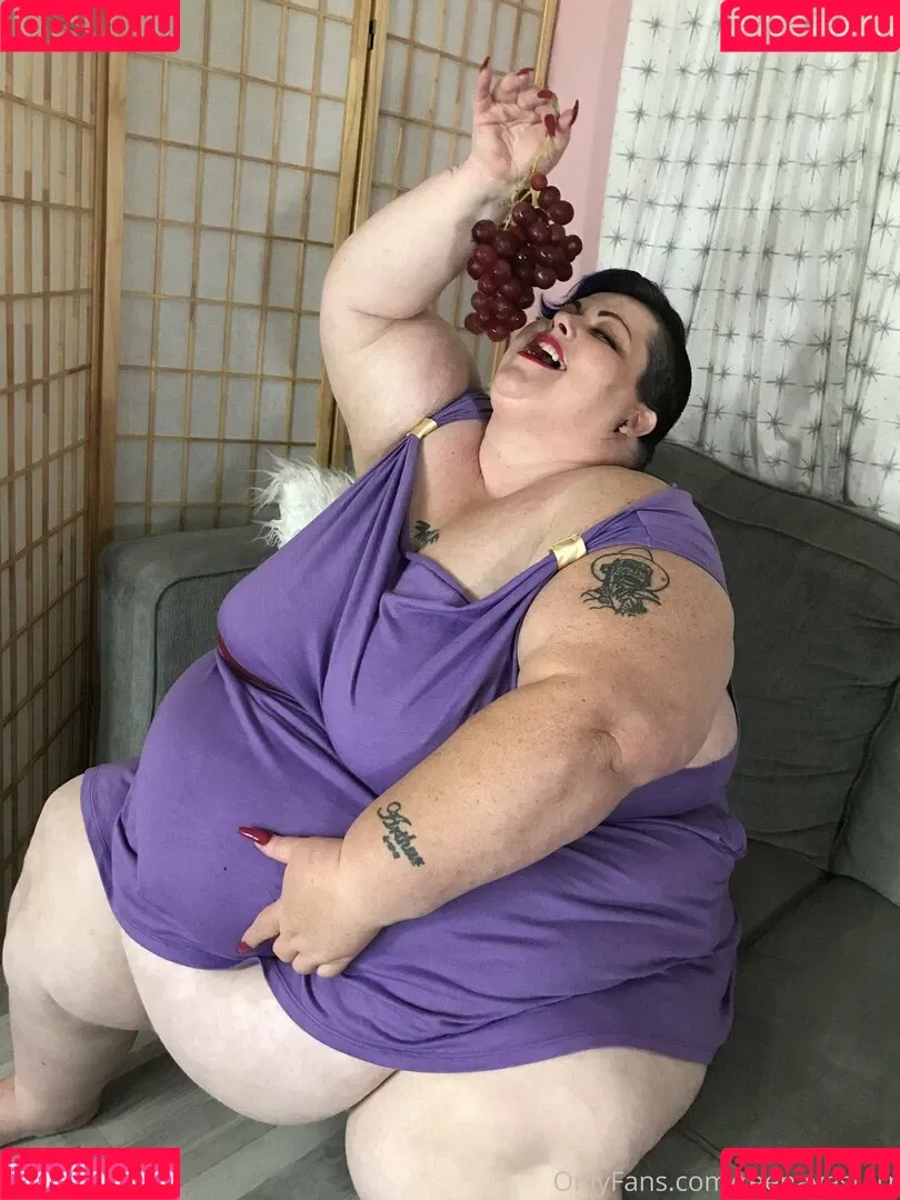 reenayestarr Onlyfans Photo Gallery 