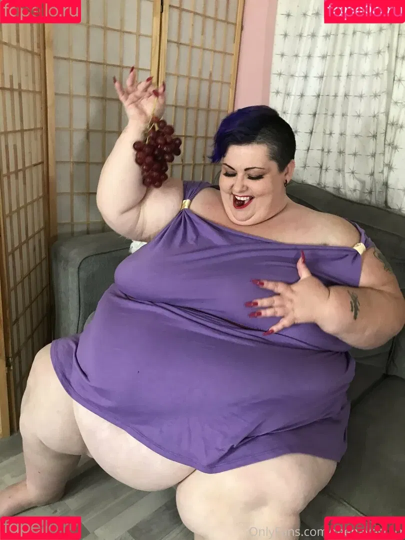 reenayestarr Onlyfans Photo Gallery 