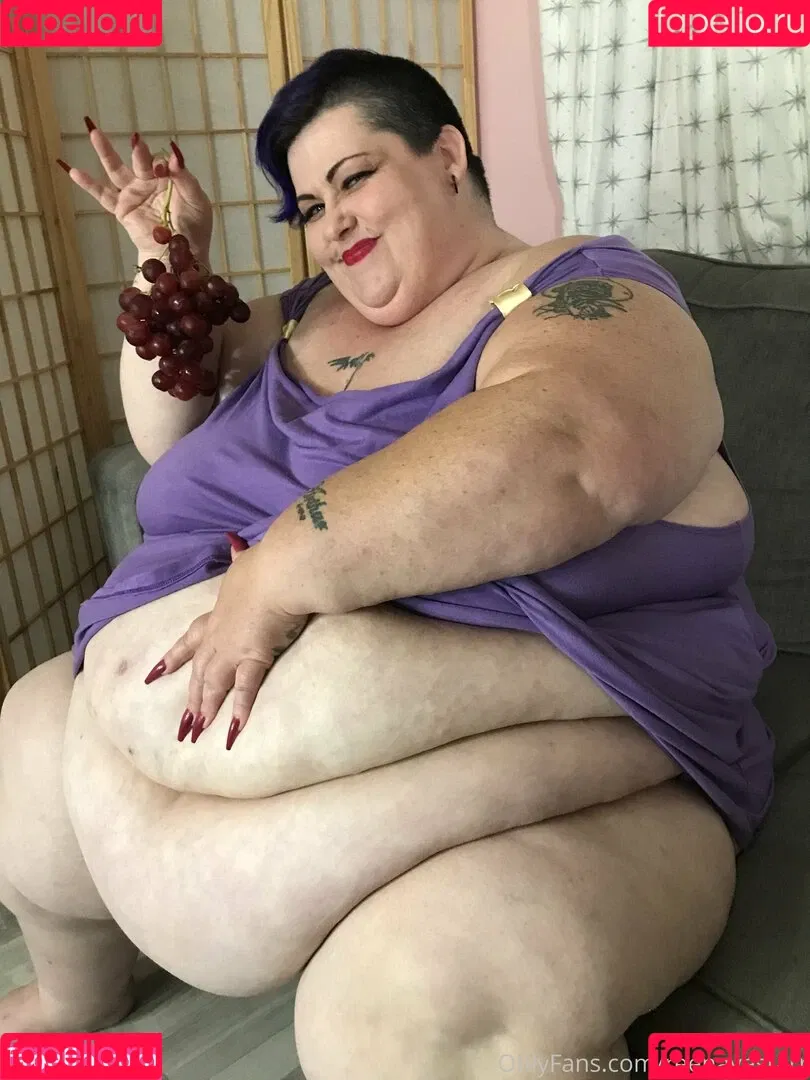 reenayestarr Onlyfans Photo Gallery 