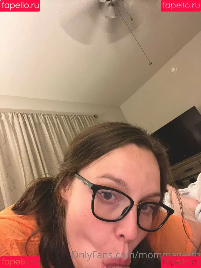 mommagerth Onlyfans Photo Gallery 