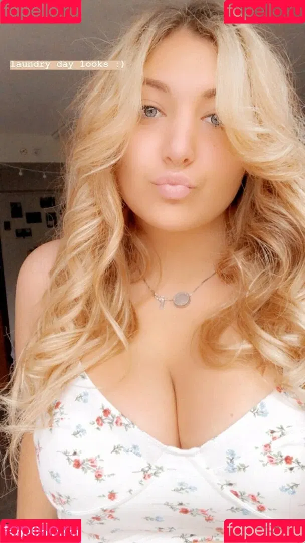 meakelena Onlyfans Photo Gallery 