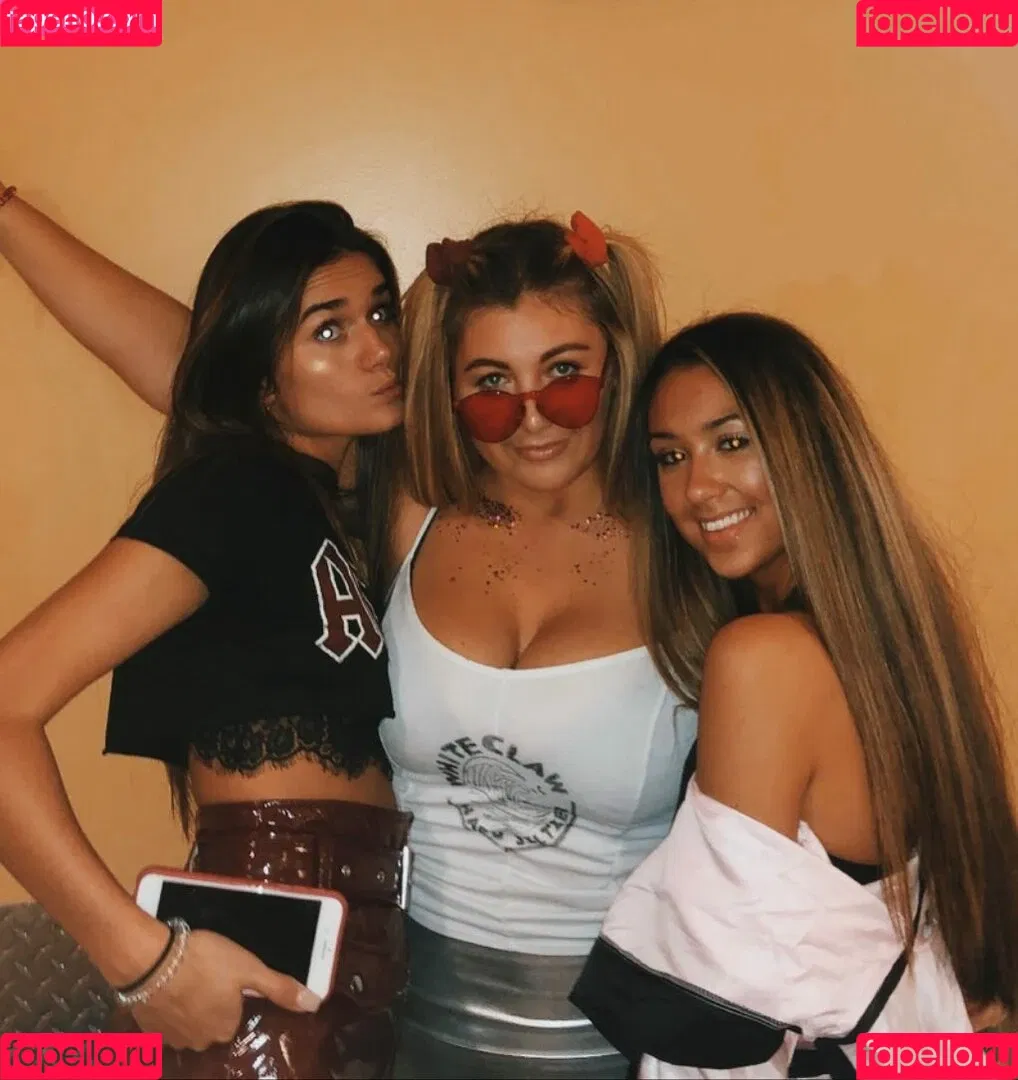 meakelena Onlyfans Photo Gallery 