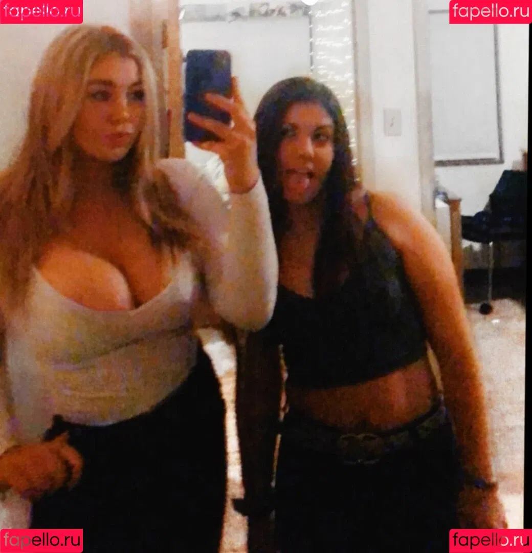 meakelena Onlyfans Photo Gallery 