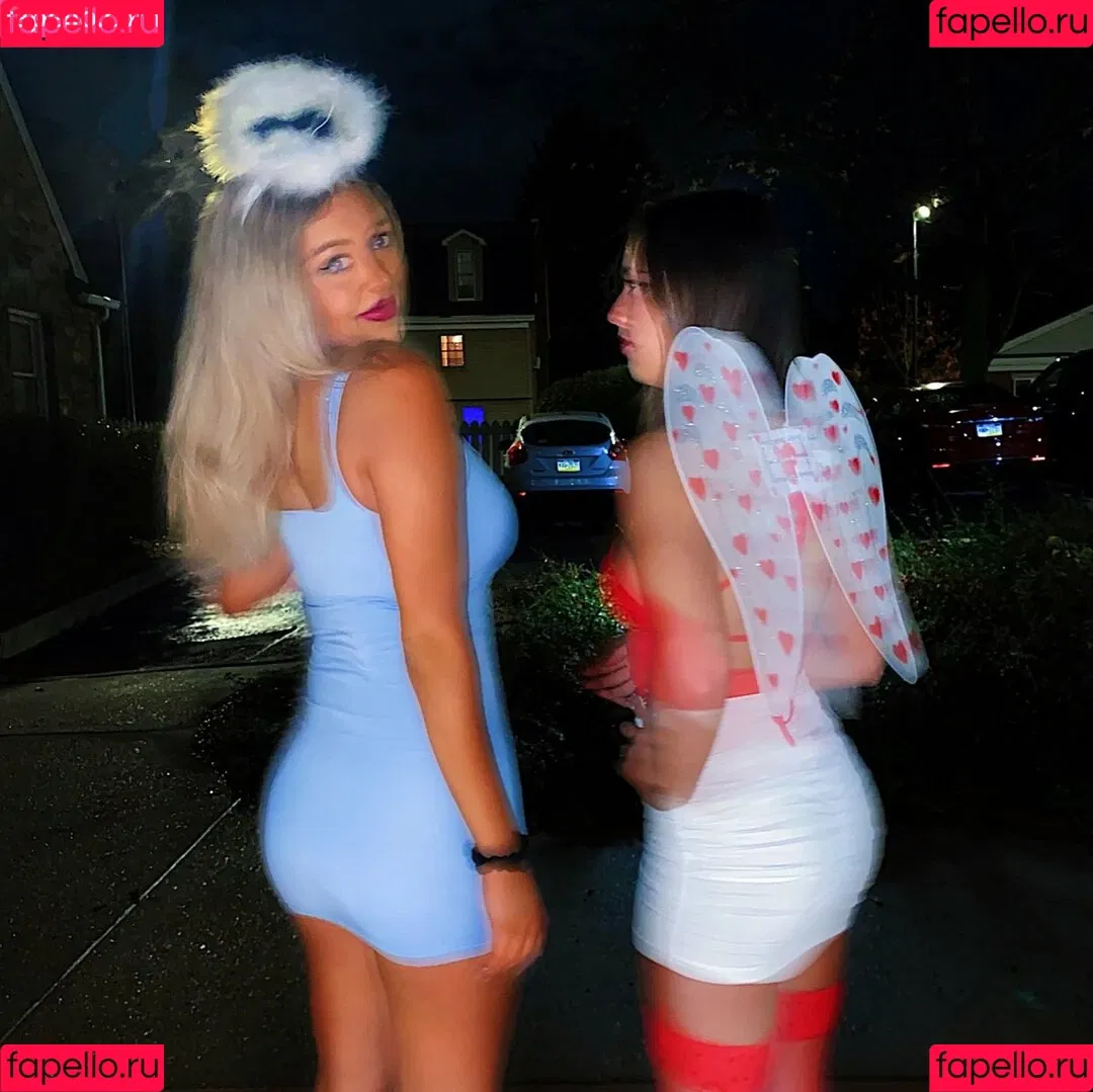 meakelena Onlyfans Photo Gallery 