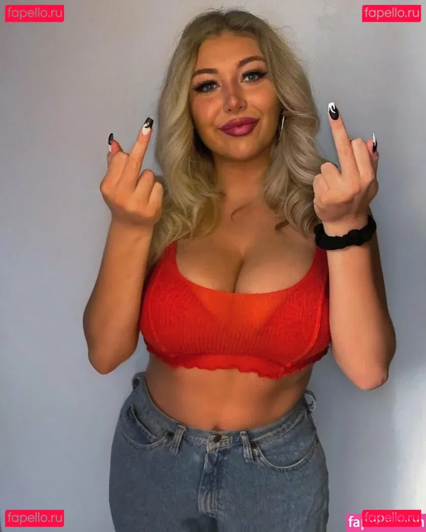 meakelena Onlyfans Photo Gallery 