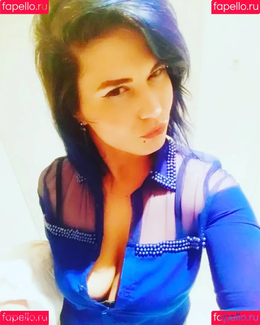 Aroua Dh Onlyfans Photo Gallery 