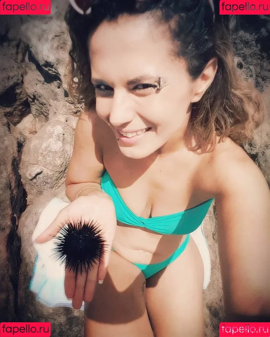 Aroua Dh Onlyfans Photo Gallery 