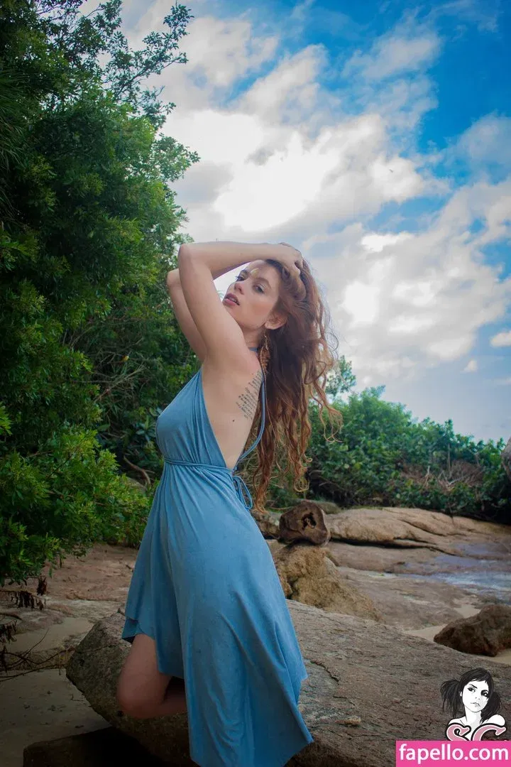 Aroua Dh Onlyfans Photo Gallery 