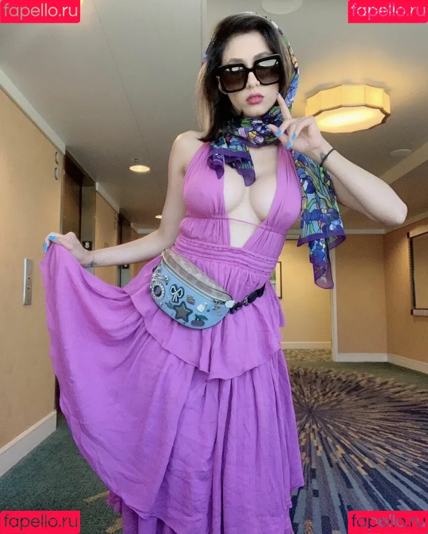 Cristina Vee Valenzuela Onlyfans Photo Gallery 