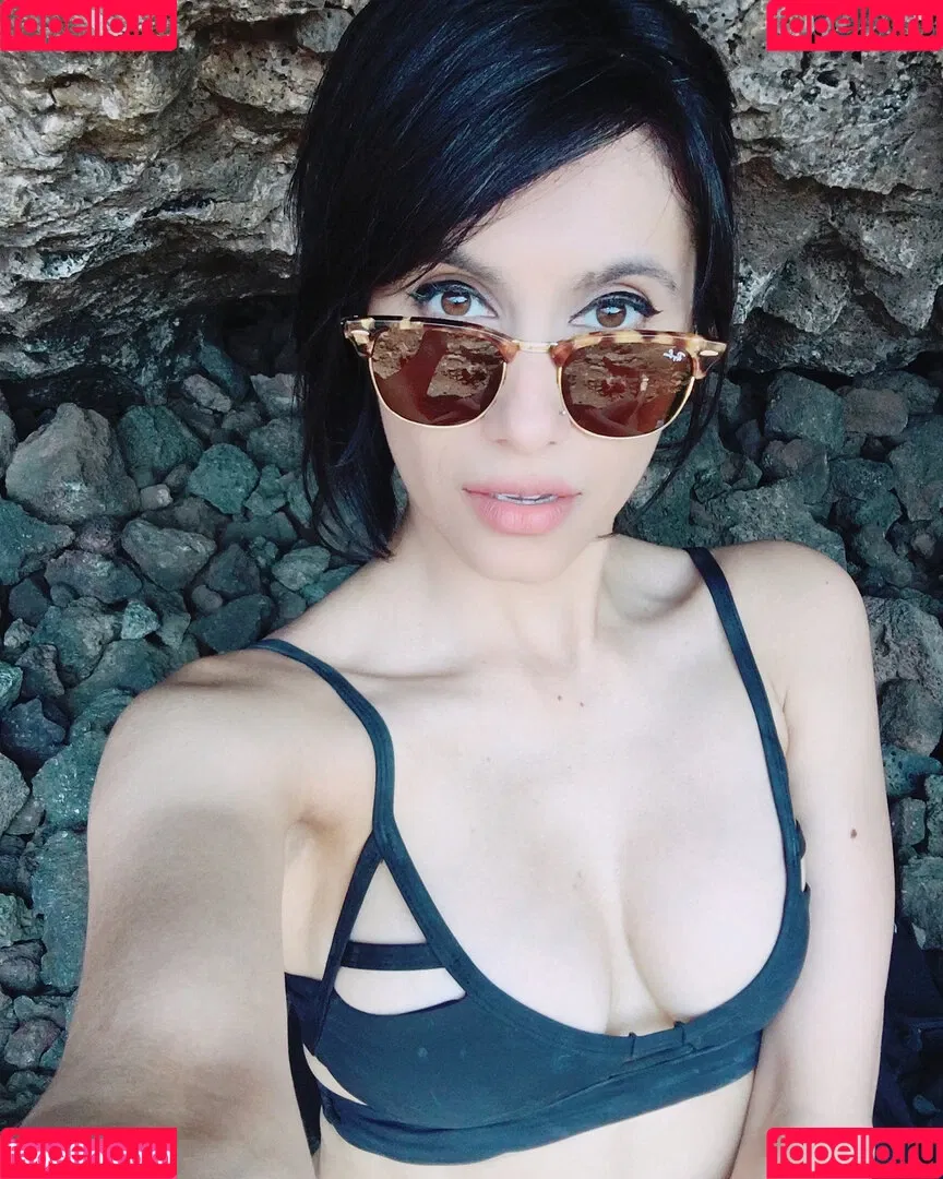 Cristina Vee Valenzuela Onlyfans Photo Gallery 