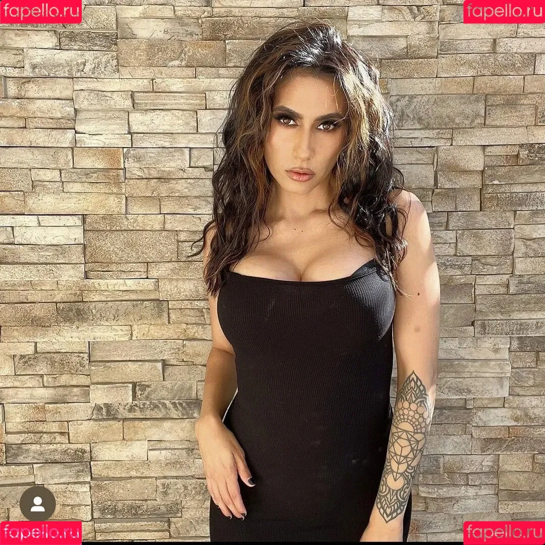 Cristina Vee Valenzuela Onlyfans Photo Gallery 