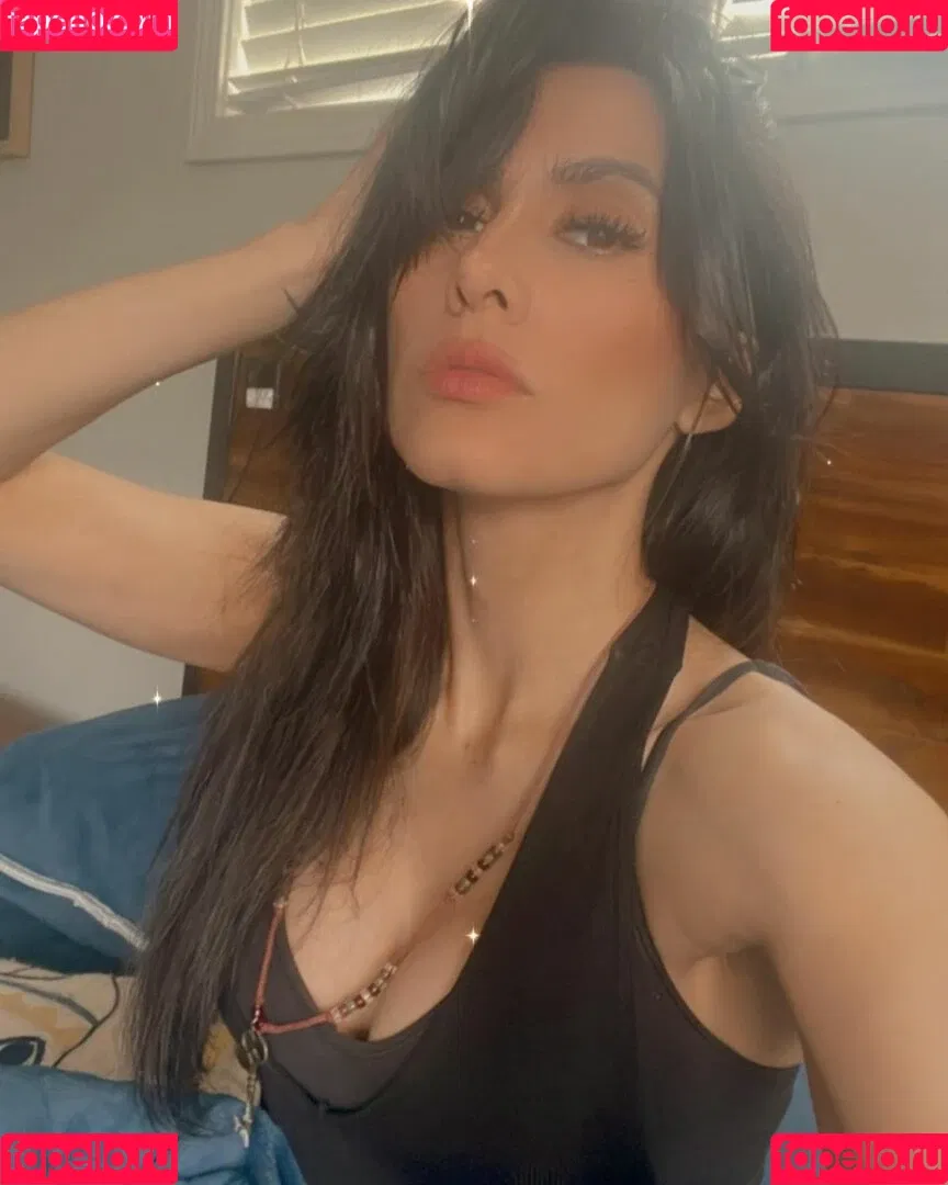 Cristina Vee Valenzuela Onlyfans Photo Gallery 